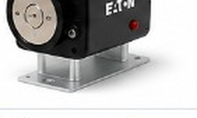 Compact door retainer